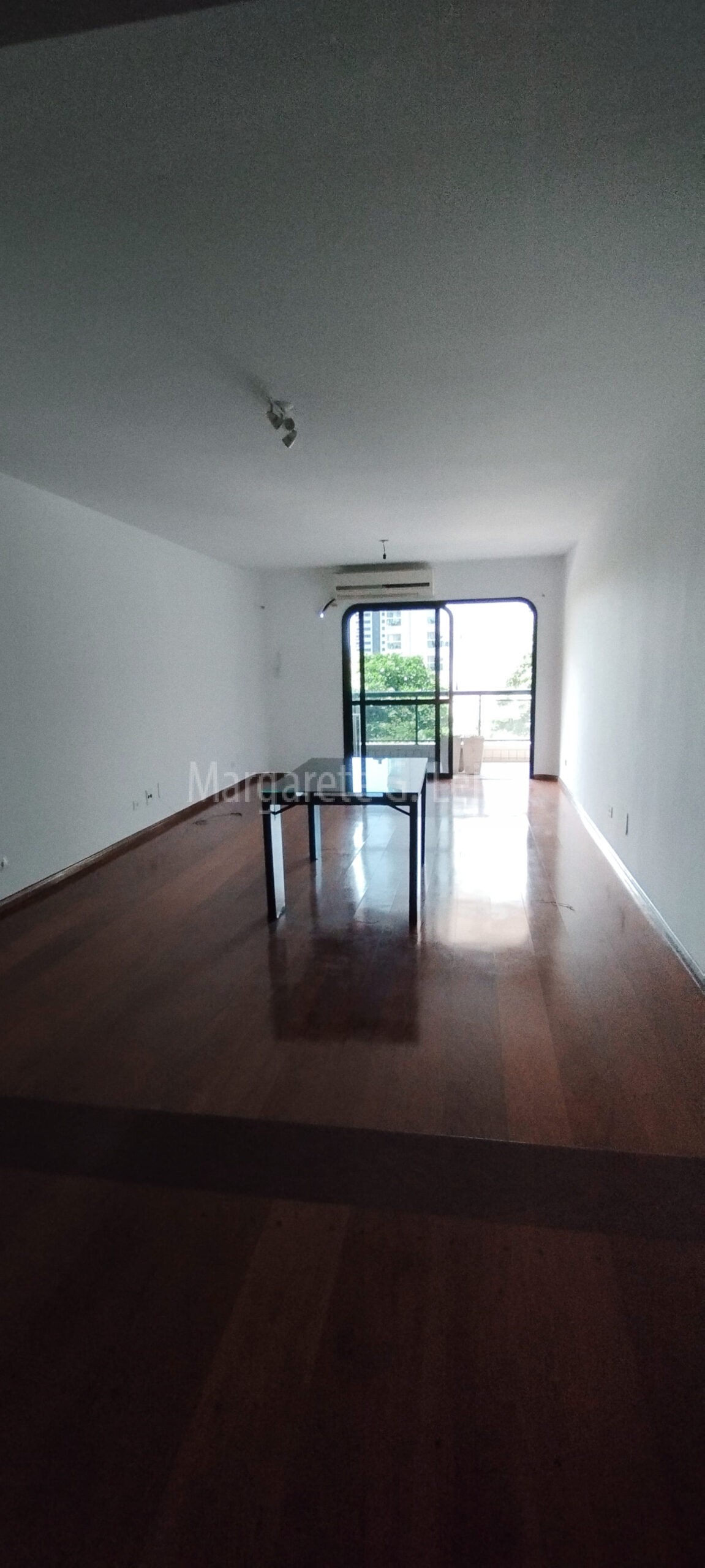 MGL2111 – ALUGADO  Locação – Apartamento Amplo, 3 dorms, 2 vagas Boqueirão