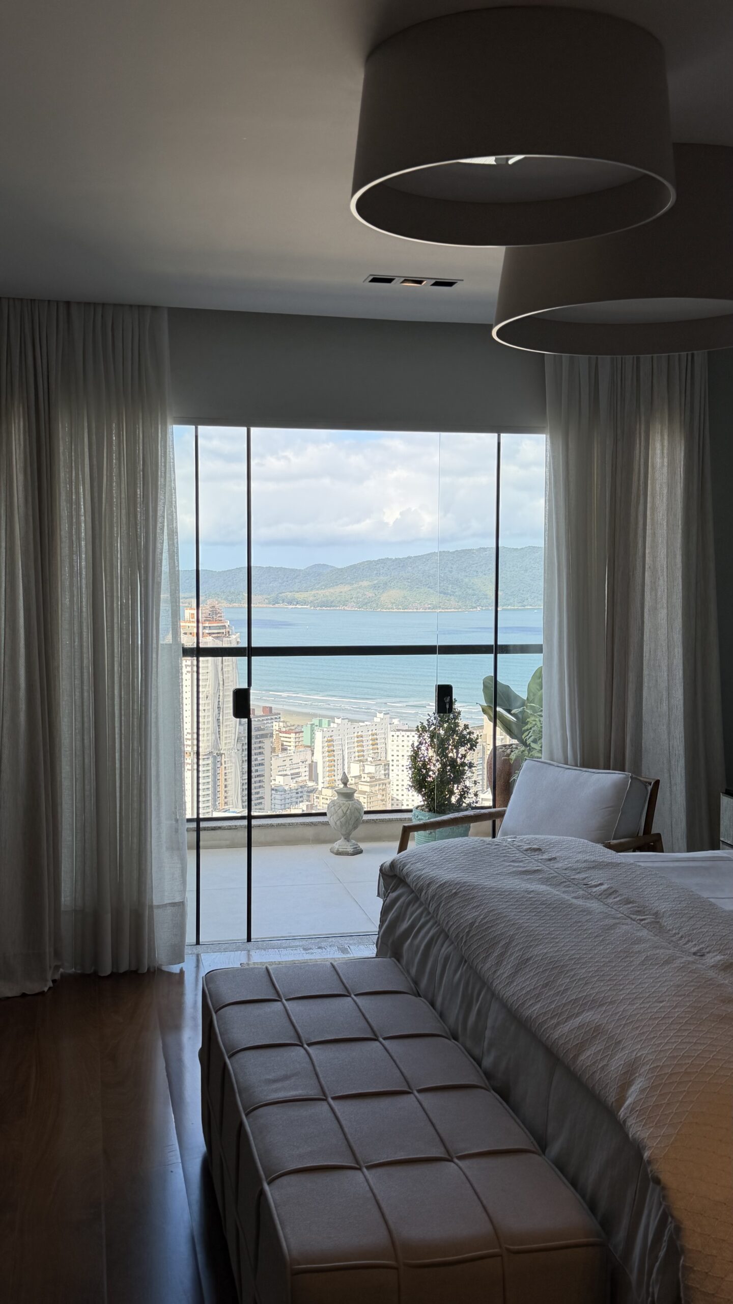 MGL2216 CASA CONDOMÍNIO FECHADO MORRO SANTA TERESINHA VISTA 180 GRAUS P MAR